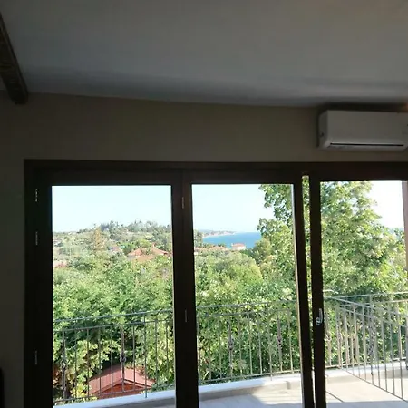 Stone House With Seaview 아파트 *