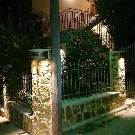 Stone House With Seaview Apartament