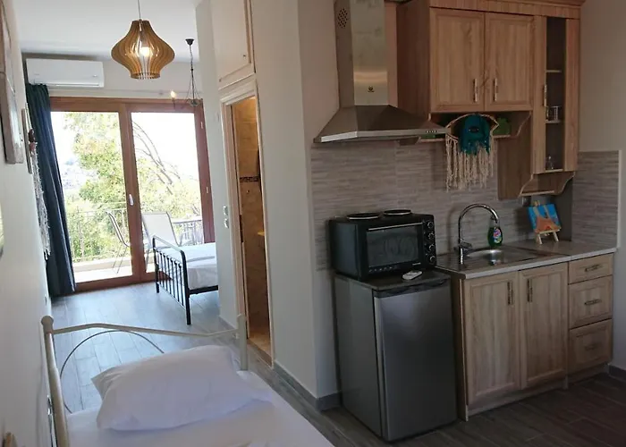 Stone House With Seaview Apartamento