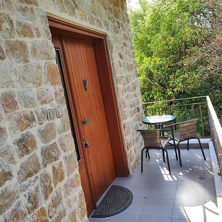 Stone House With Seaview Apartment *