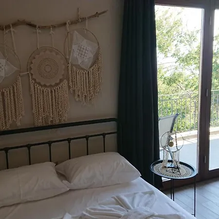 Stone House With Seaview Apartment *